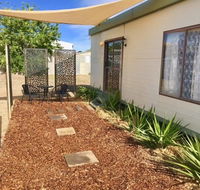 Cute Private Studio Flat with AIRCON - Holiday Find