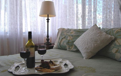 Cutmore Cottages - Meurants Manor - Holiday Find 3