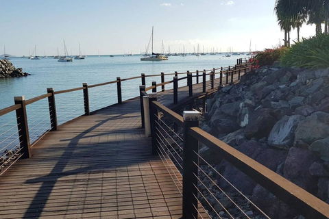DAYDREAMING Airlie Beach, Water Views & Only 200m To Boardwalk. - Holiday Find 1