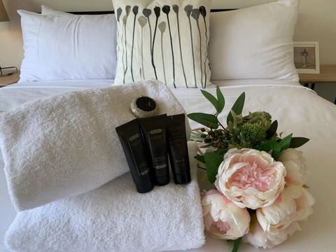 Delicate And Peaceful Bundoora Townhouse 20-R1 - Holiday Find 2