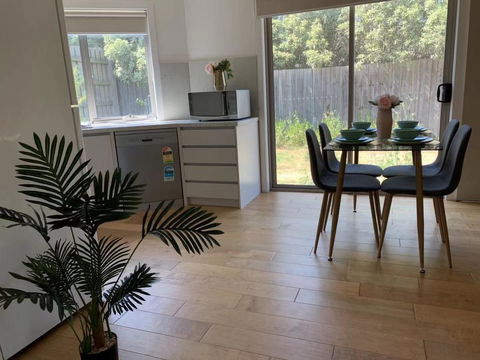 Delicate And Peaceful Bundoora Townhouse 20-R3 - Holiday Find 2