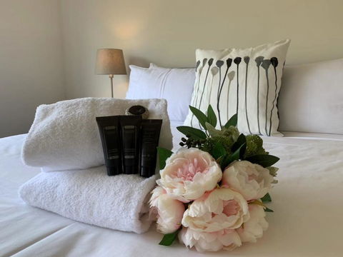 Delicate And Peaceful Bundoora Townhouse 20-R4 - Holiday Find 1