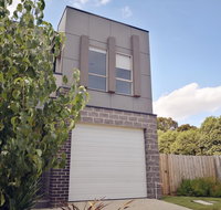 Delicate and Peaceful Bundoora Townhouse 7-R4 - Holiday Find