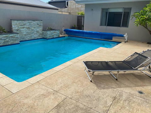 Delux Living In Wannanup - Holiday Find 0