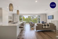 DESIGNER HOLIDAY BEACH PAD // 4 BED // COPA