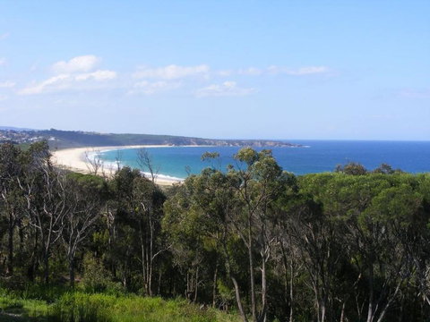 Dew On Lakeview Street - Holiday Find 1