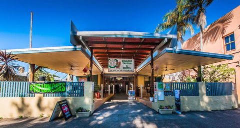 Diggers Tavern - Holiday Find 0