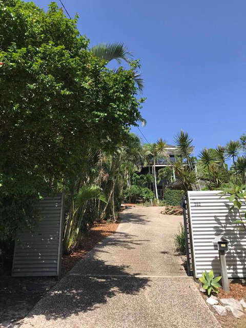 Dog Friendly Peregian Beach Home With Views - Holiday Find 3