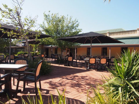 Dongara Hotel Motel - Holiday Find 1