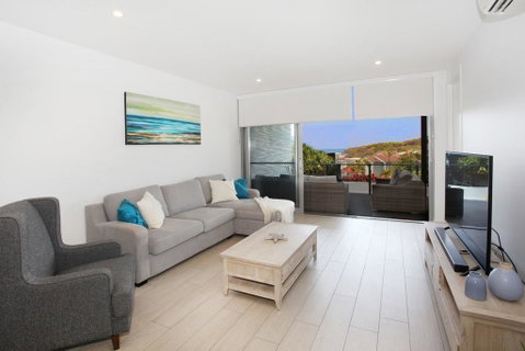 Drift Apartments Unit 406 - NEW LISTING - Holiday Find 2