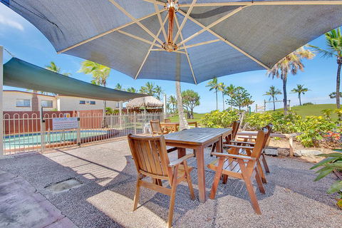 Driftwood On The Beach - Holiday Find 3