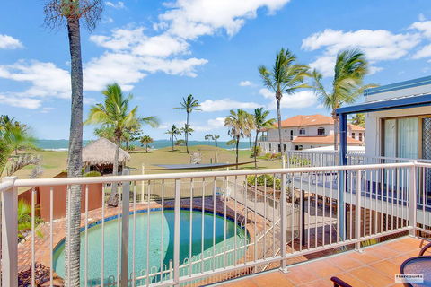 Driftwood On The Beach - Holiday Find 0