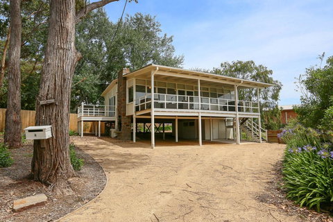 DROMANA BEACH SHACK... - Holiday Find 1