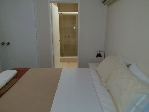 East Perth 2 BR Superb Riverside Apartment - Holiday Find 0
