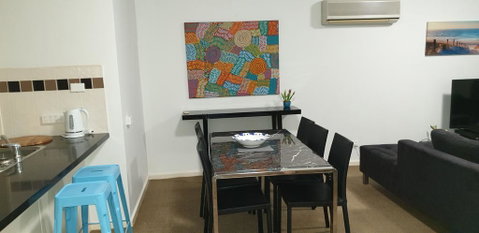 East Perth 2 BR Superb Riverside Apartment - Holiday Find 2