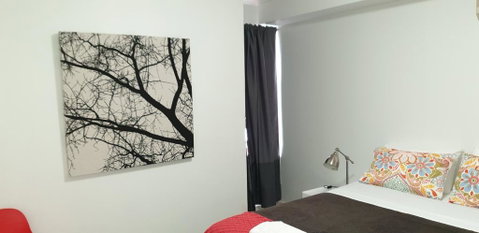 East Perth 2 BR Superb Riverside Apartment - Holiday Find 1