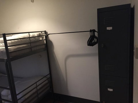 EBS Sydney Hostel - Holiday Find 2