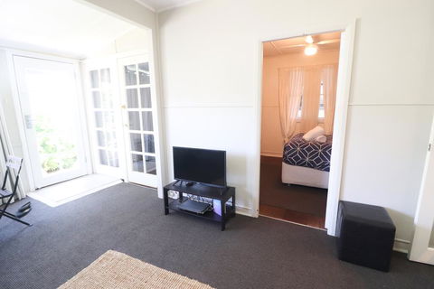 Echuca Bungalow - Holiday Find 2