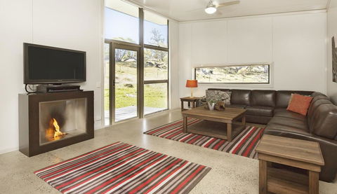 Ecocrackenback 13 - Sustainable Chalet Close To The Slopes - Holiday Find 1
