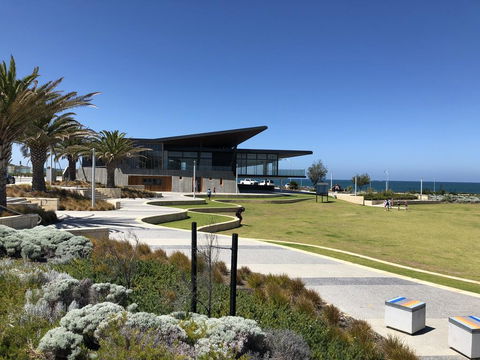 Eden Beach Retreat Holiday Home - Holiday Find 0