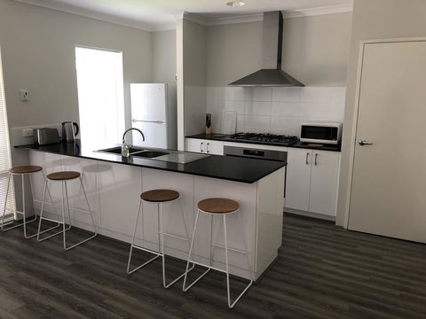 Eden Beach Retreat Holiday Home - Holiday Find 1