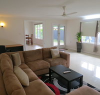 Edge Hill Clean  Green Cairns 7 Minutes from the Airport 7 Minutes to Cairns CBD  Reef Fleet Terminal - Holiday Find