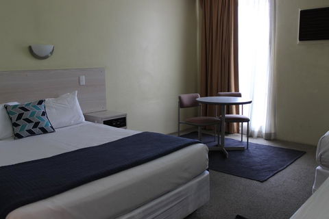 El Toro Motor Inn - Holiday Find 1