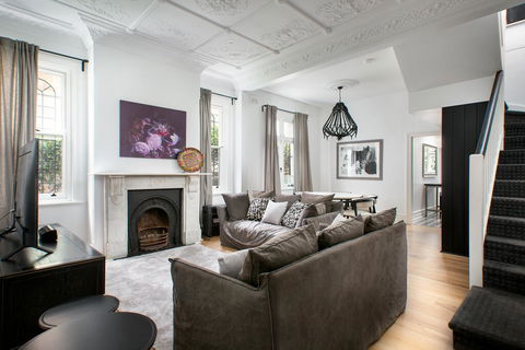 Elegant 3-Bed Heritage House Near Parks And Cafes - Holiday Find 0