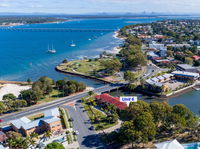 Elegant Waterfront Gem where the Ocean meets the Canal
