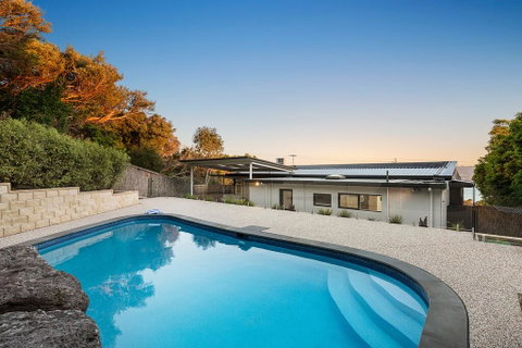 Ellerina Sea Vista Luxury Family Retreat With Sauna, Pool, Amazing Water Views, Walk To Beach - Holiday Find 0