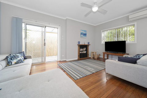 Eloora House, Blue Bay - Holiday Find 1