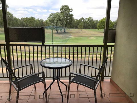 Emerald Executive Apartments - Holiday Find 1