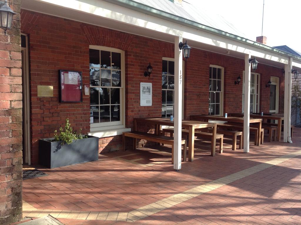 Derrinal VIC Holiday Find