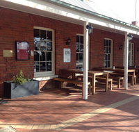 Emeu Inn Bed  Breakfast - Holiday Find