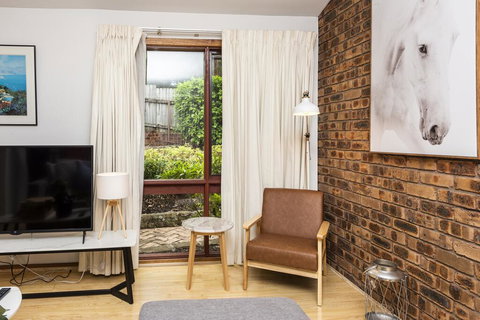 Epping 3BR 3BA Fast Wifi Easy Parking House - Holiday Find 1