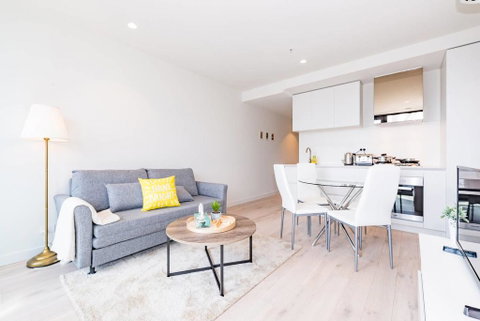EQ Tower Luxury 1 Bedroom Central Melbourne - Holiday Find 1