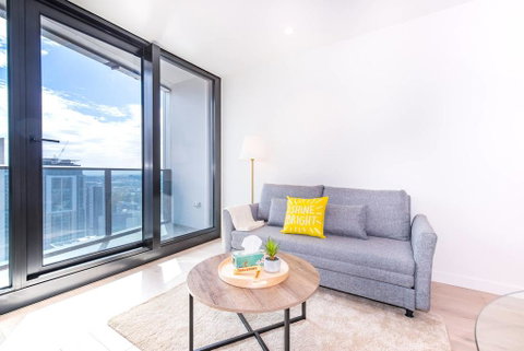 EQ Tower Luxury 1 Bedroom Central Melbourne - Holiday Find 2