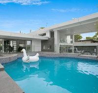 Essence of Broadbeach - Holiday Find