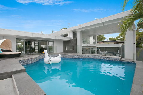 Essence Of Broadbeach - Holiday Find 0