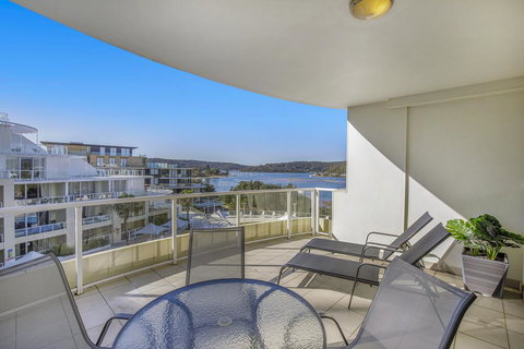 Ettalong Beach Luxury Apartments - Holiday Find 3
