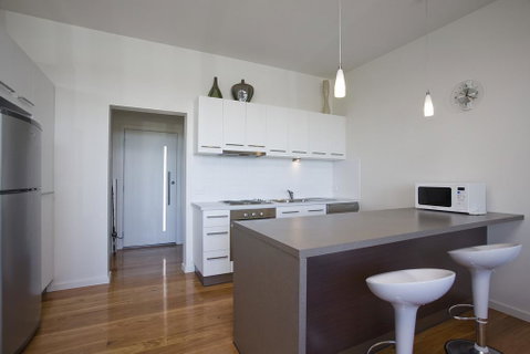 Exclusive Anglesea River Beach Apartment - Holiday Find 1