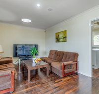 Exclusive Handy Holiday House - Holiday Find