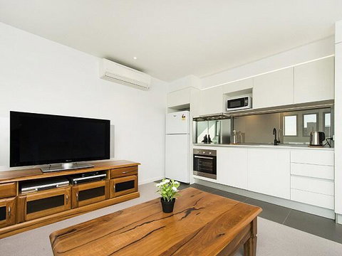 Executive Luxury Apartment - Holiday Find 0