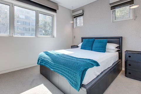 Explore Sydney From A New North Shore Apartment - Holiday Find 1