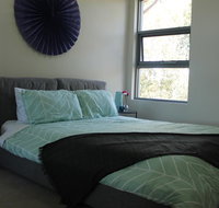 Exquisite Family Home Parking Close to CBD - Holiday Find