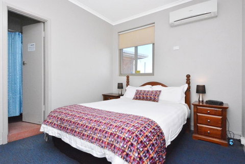 Eyre Hotel - Holiday Find 0