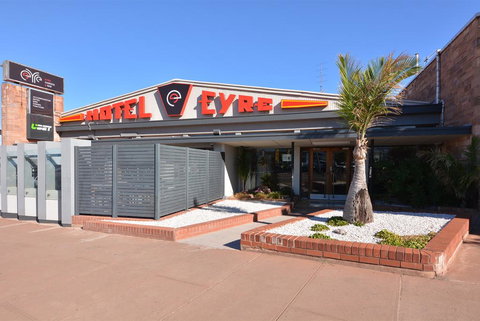 Eyre Hotel - Holiday Find 2
