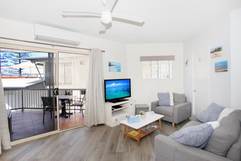FABULOUS BEACHFRONT POSITION - Holiday Find 2