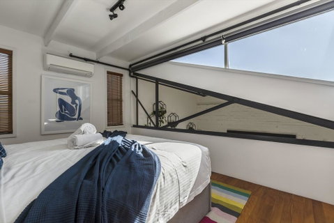 Fitzroy Converted Warehouse Penthouse - Holiday Find 3