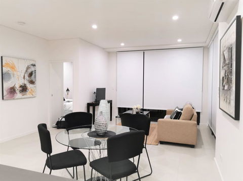 G04 Courtyard Apartment - Holiday Find 2